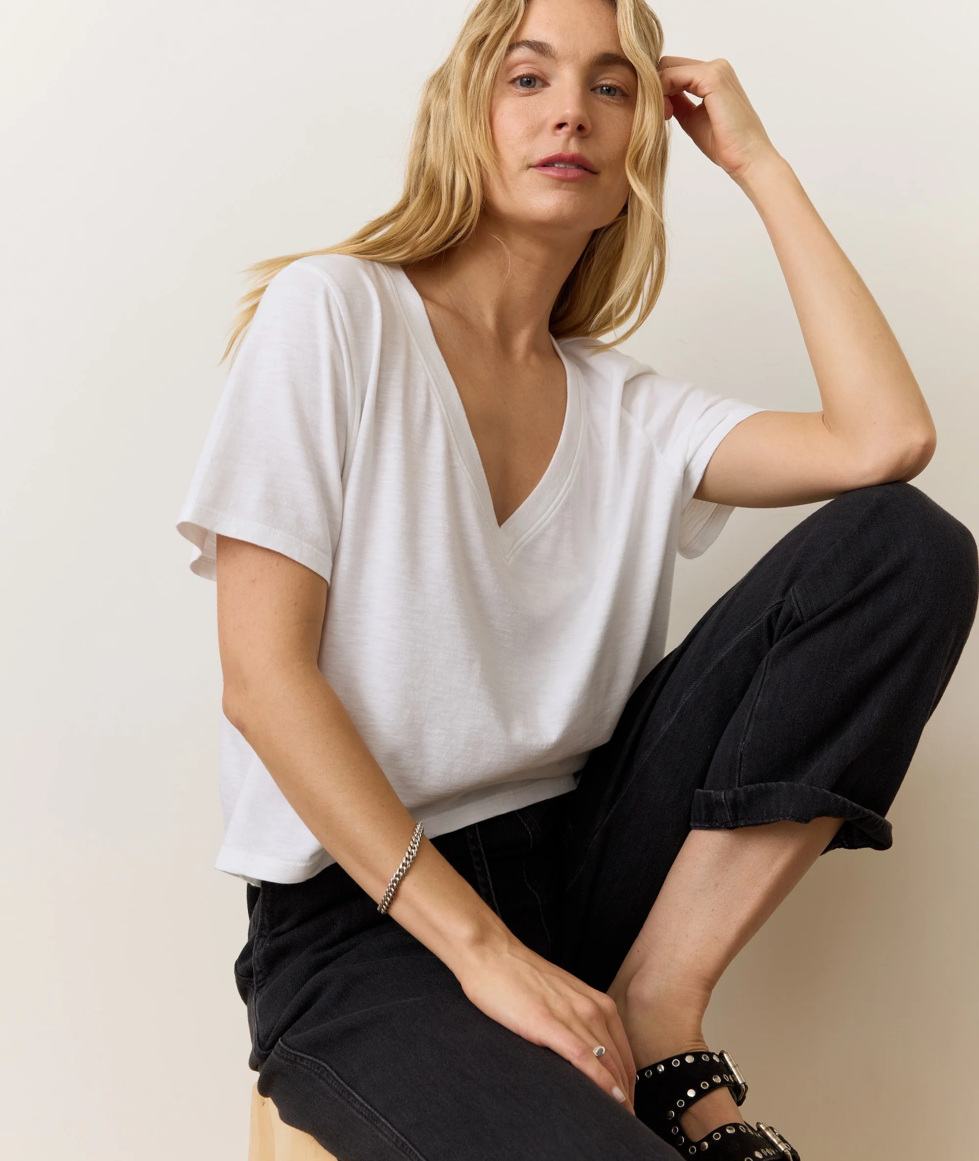 Boyfriend V-Neck Crop - Image 4