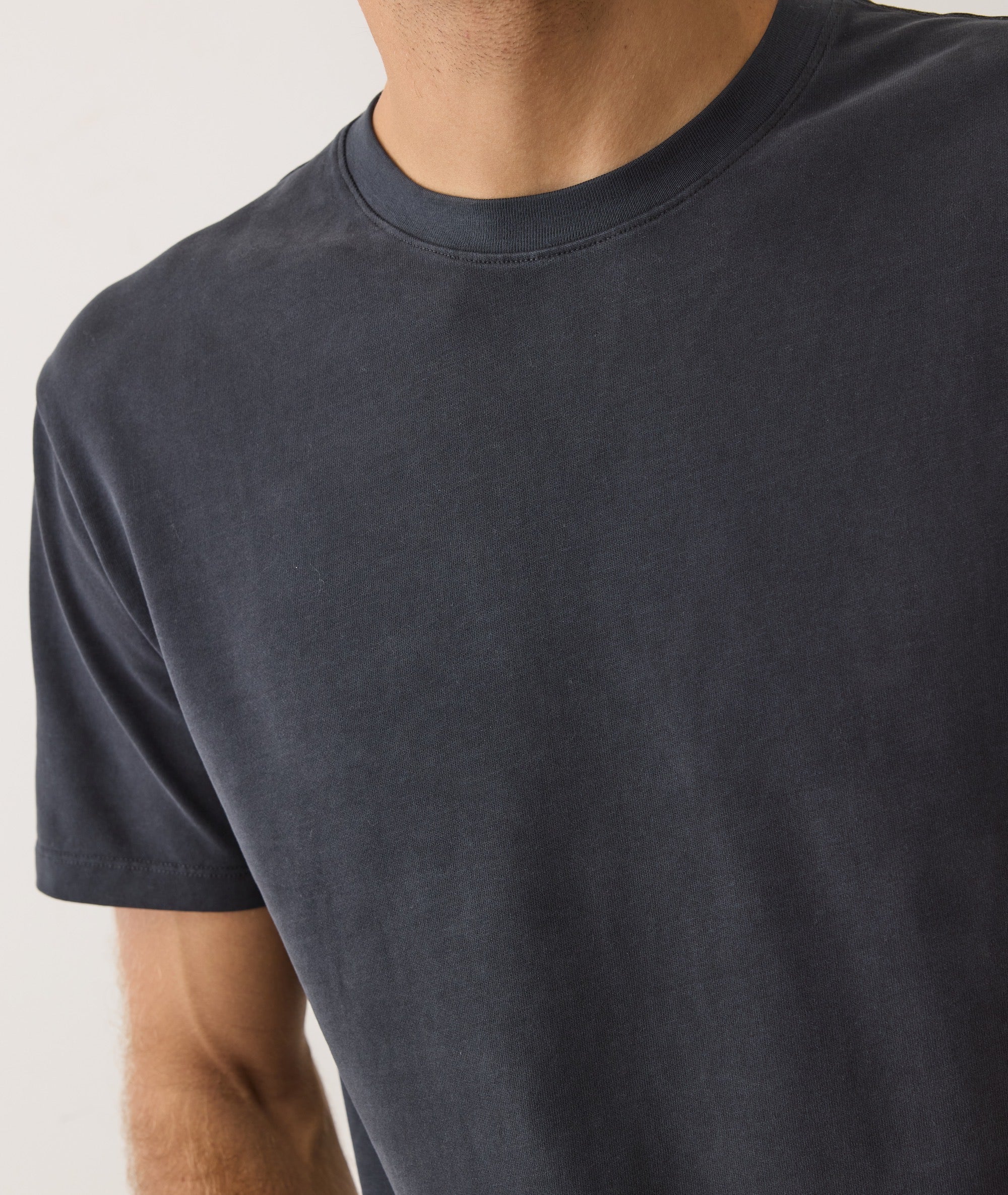 Men's Luxe 250 Tee in Black - Image 4