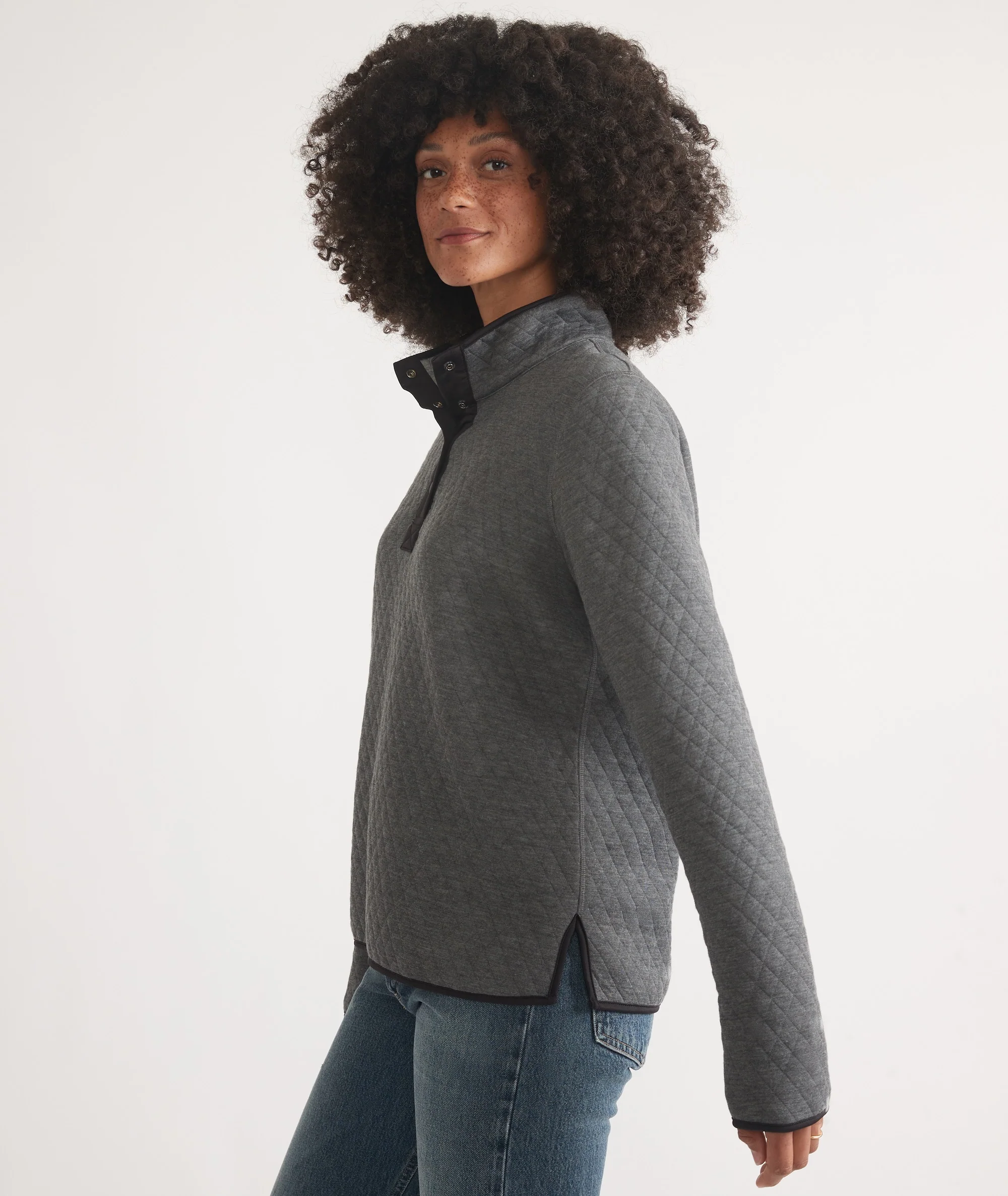 Women's Reversible Corbet Pullover in Charcoal/Mid Heather Grey - Image 4