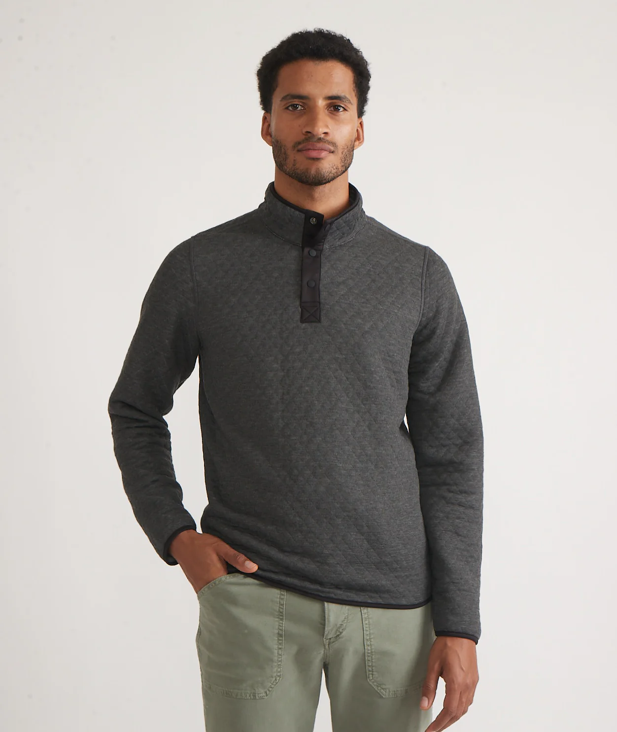 Men's Reversible Corbet Pullover in Charcoal/Mid Heather Grey - Image 3