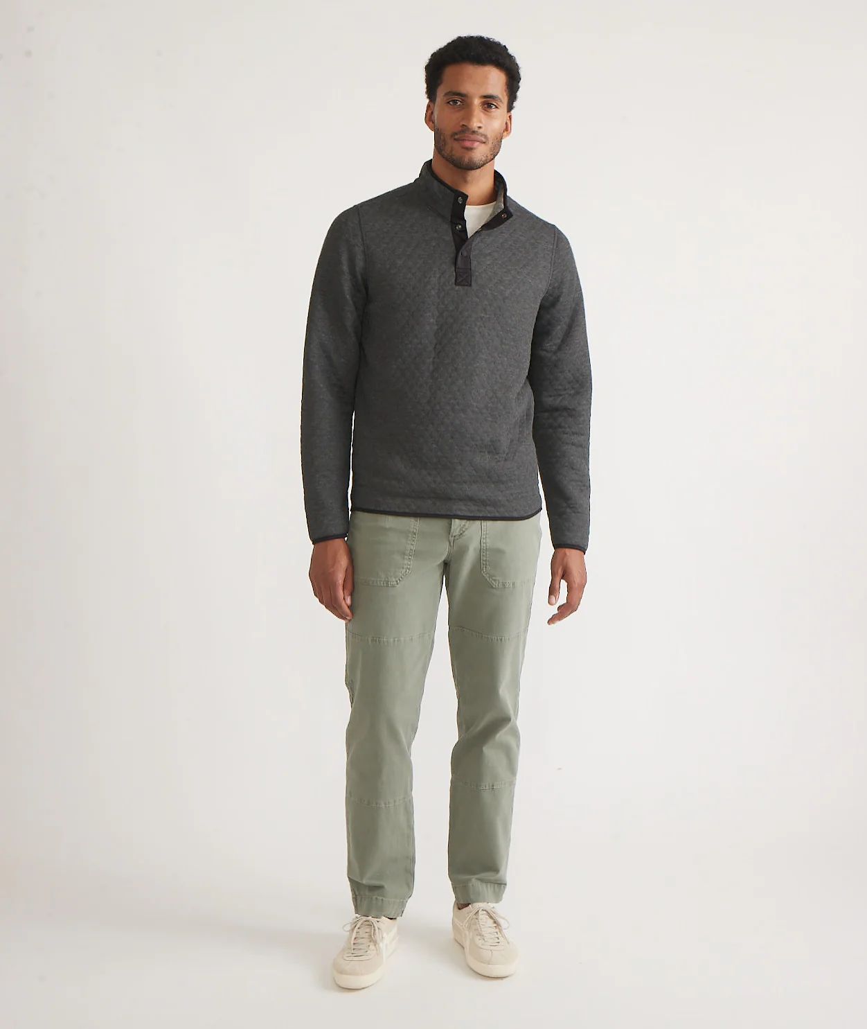 Men's Reversible Corbet Pullover in Charcoal/Mid Heather Grey - Image 4
